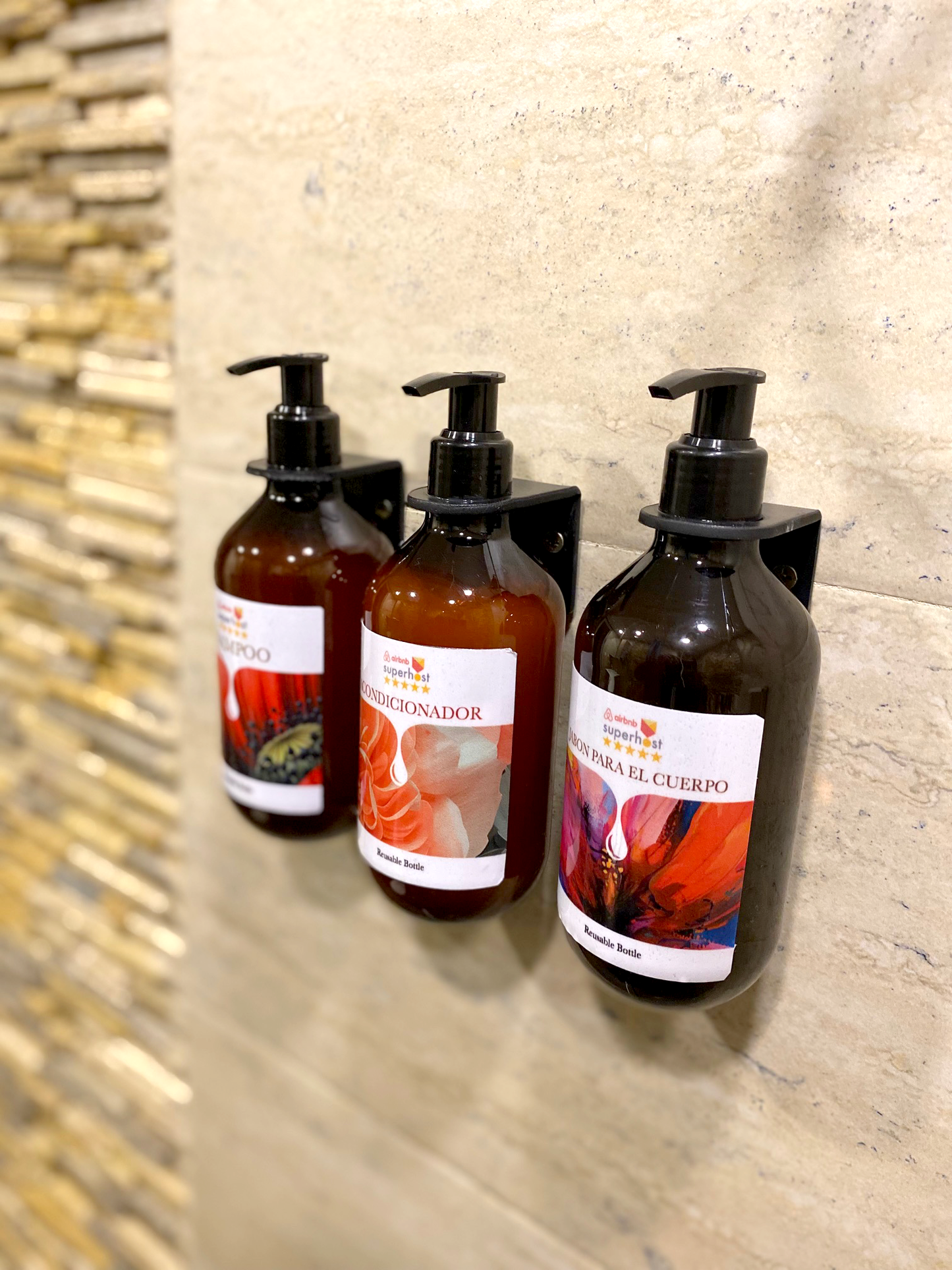 Kit galón jabón de cuerpo o jabón de manos con dispensador para hoteles y airbnb